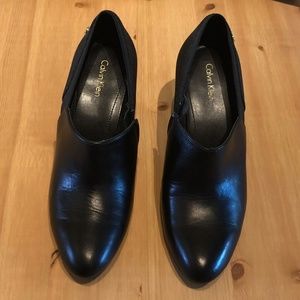Calvin Klein Jeanine Bootie Pumps, black, 7